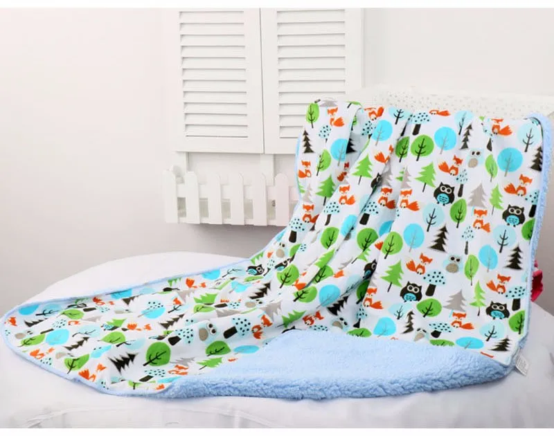 Double-Layer Baby Quilt - Cozy Coral Fleece Infant Swaddle with Owl Print - Newborn Bedding Blanket for a Snug Sleep Experience